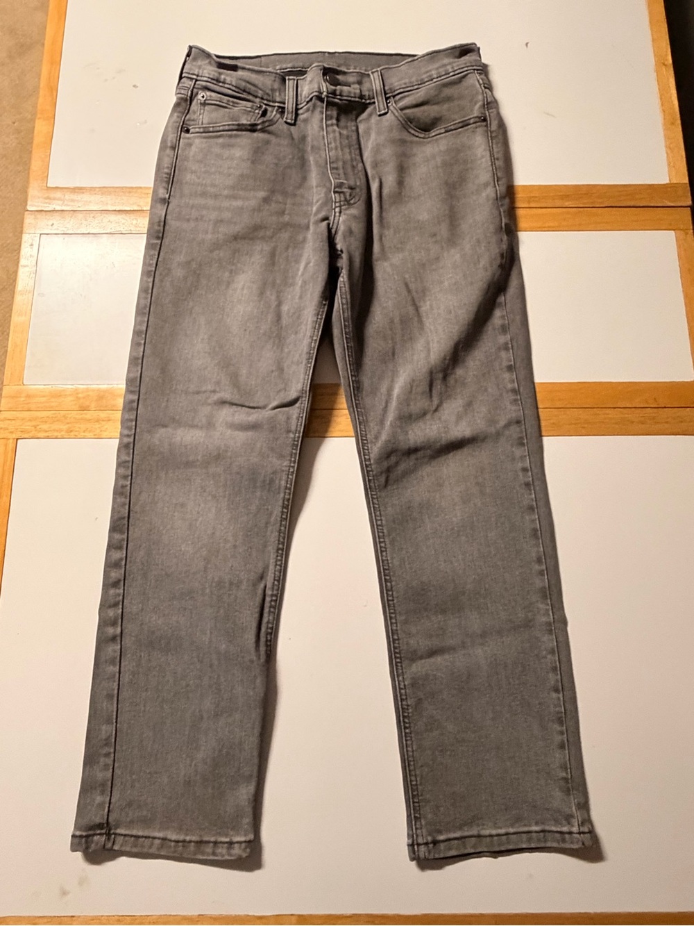 Men’s LEVIS 541 Athletic Stretch Taper Jeans Gray Size 32x29 BARELY WORN MINT